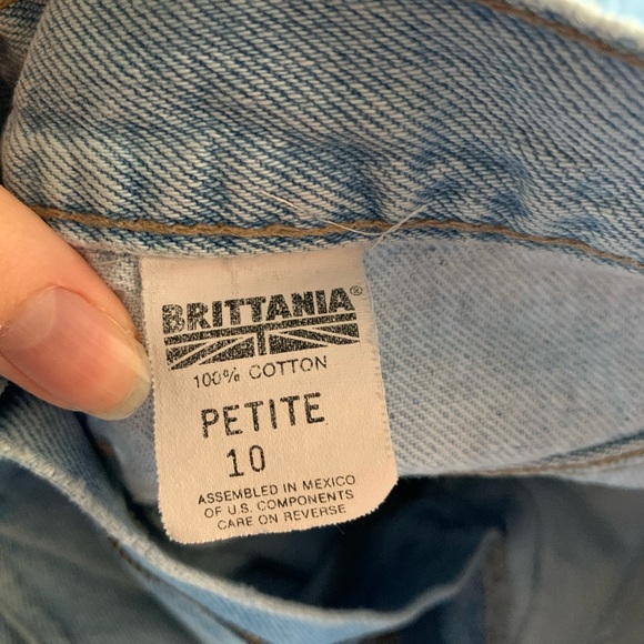 Vintage Distressed Cutoff Denim Mom Shorts - Picture 8 of 8